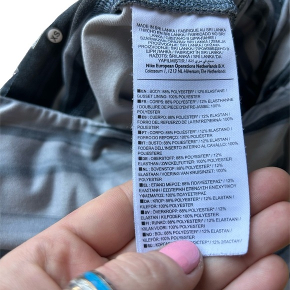 Nike Dri-Fit black white and gray Striped Leggings - Picture 11 of 11